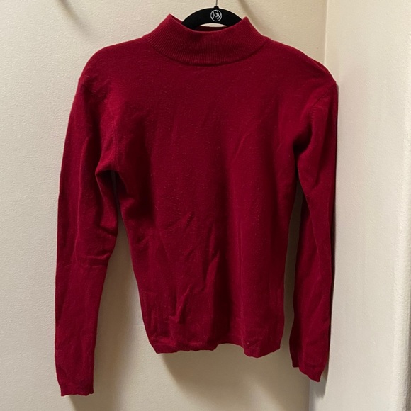 Burgundy Red Lamb’s wool sweater - Picture 1 of 3